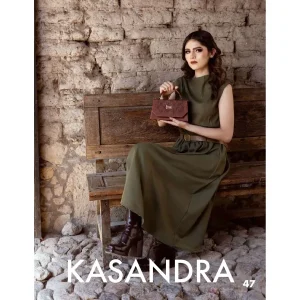 Mariconera KASANDRA – Pequeña en Tamaño, Grande en Impacto