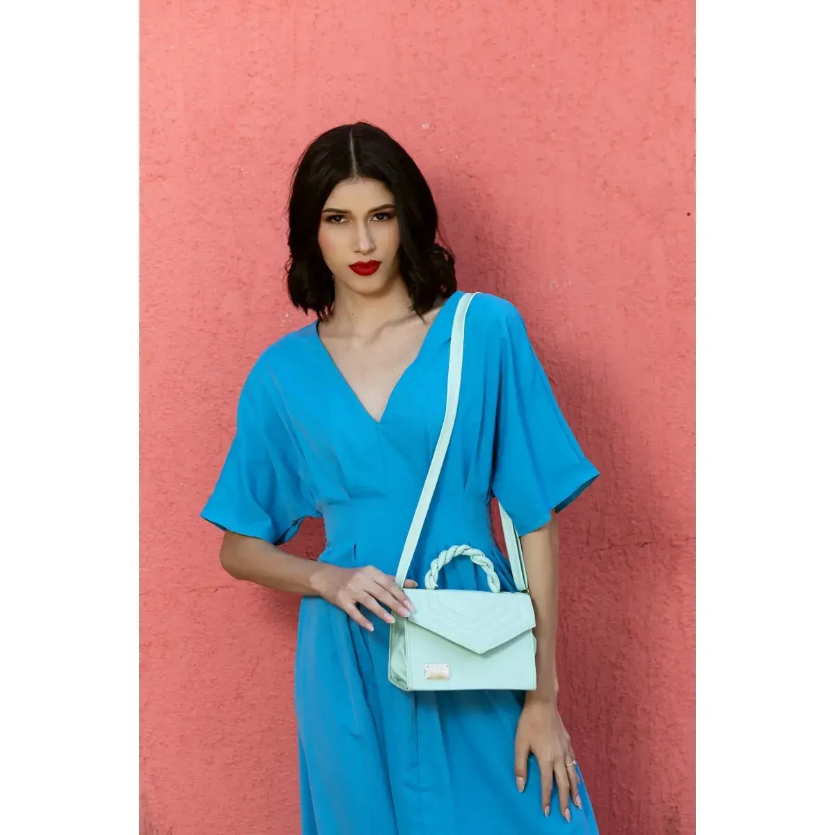 Bolso Crossbody Mulan – Estilo Refinado en Cada Salida 1 Bolso Crossbody Mulan – Estilo Refinado en Cada Salida