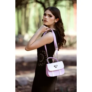 Bolso Crossbody Muñeca – Elegancia Compacta para Cada Momento