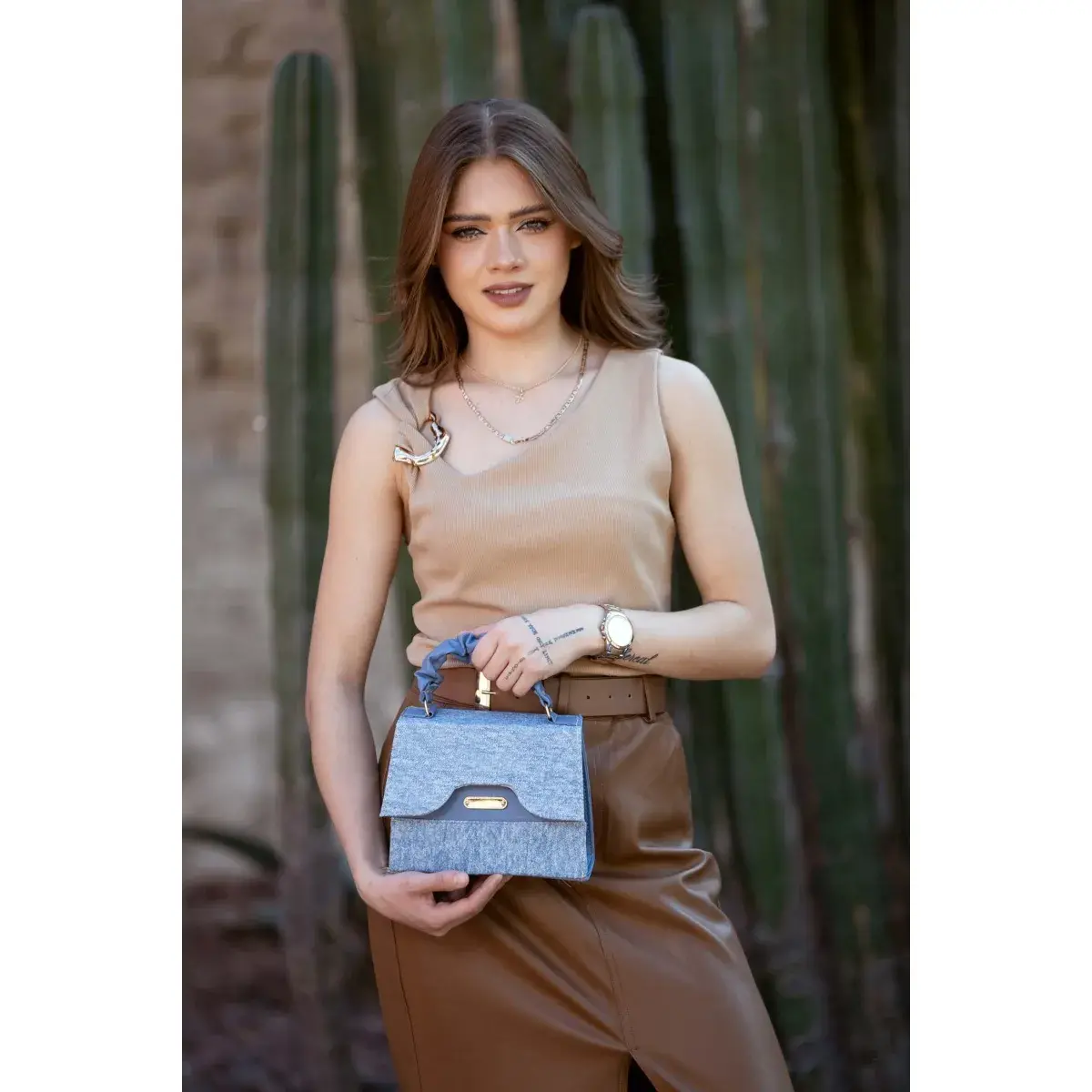 Bolso Crossbody Narcisa– Minimalismo que Habla de Estilo 1 Bolso Crossbody Narcisa– Minimalismo que Habla de Estilo